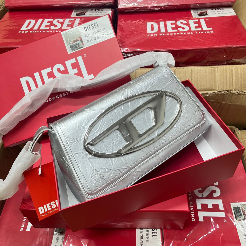 Túi diesel kẹp nách cho nữ