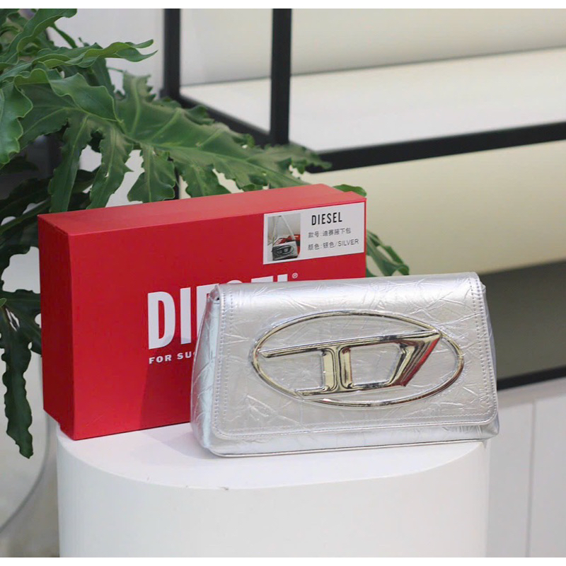 Túi diesel kẹp nách cho nữ