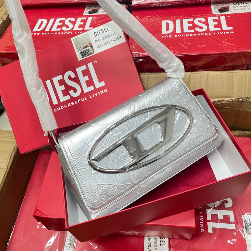 Túi diesel kẹp nách cho nữ