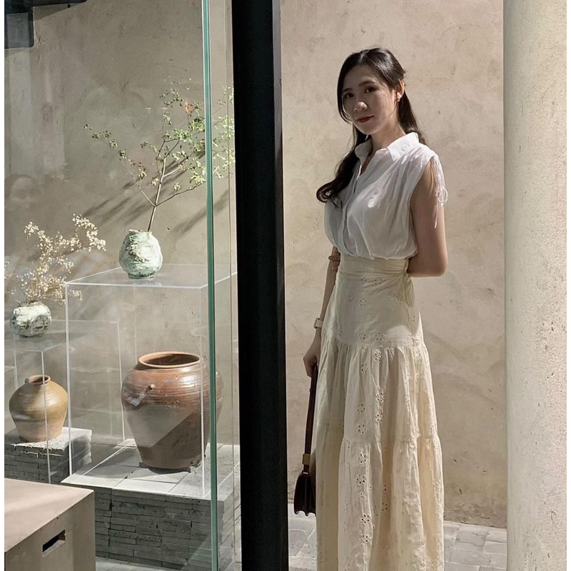 Chân váy thêu hoa màu trắng kem