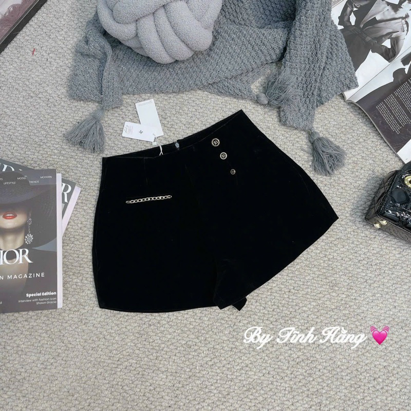 Quần Sooc Nhung Khoá Sau Cúc chữ Hàng hai Lớp siêu Đẹp