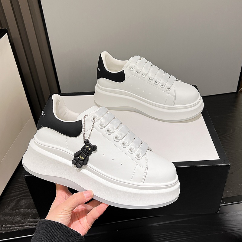 Giày thể thao nữ đế cao 5cm đế in hình gấu đáng yêu kiểu dáng trẻ trung năng động HB72