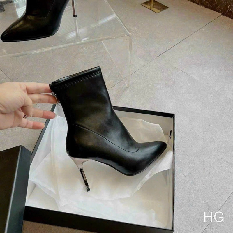 Bốt Nữ Thời Trang Gót Nhọn Đính Đá 7 Phân Da Lì Kéo Khoá Sau