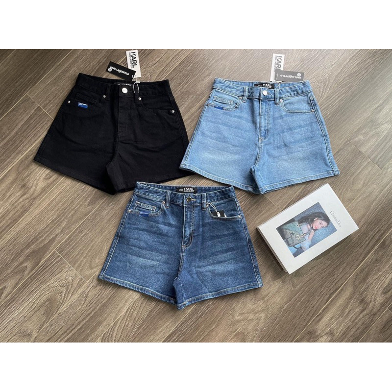 Quần short thêu ông già Karl