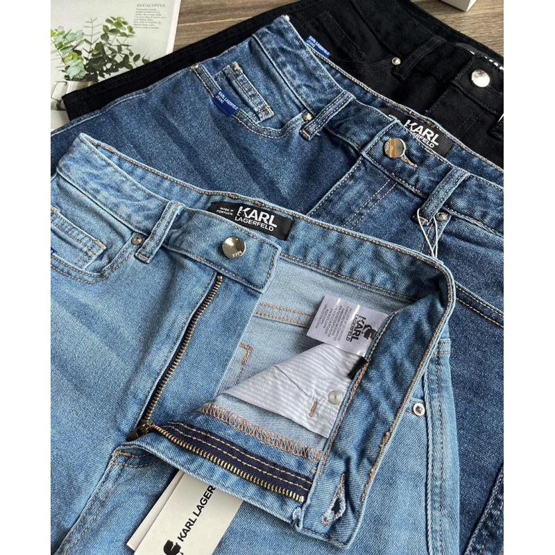 Quần short thêu ông già Karl