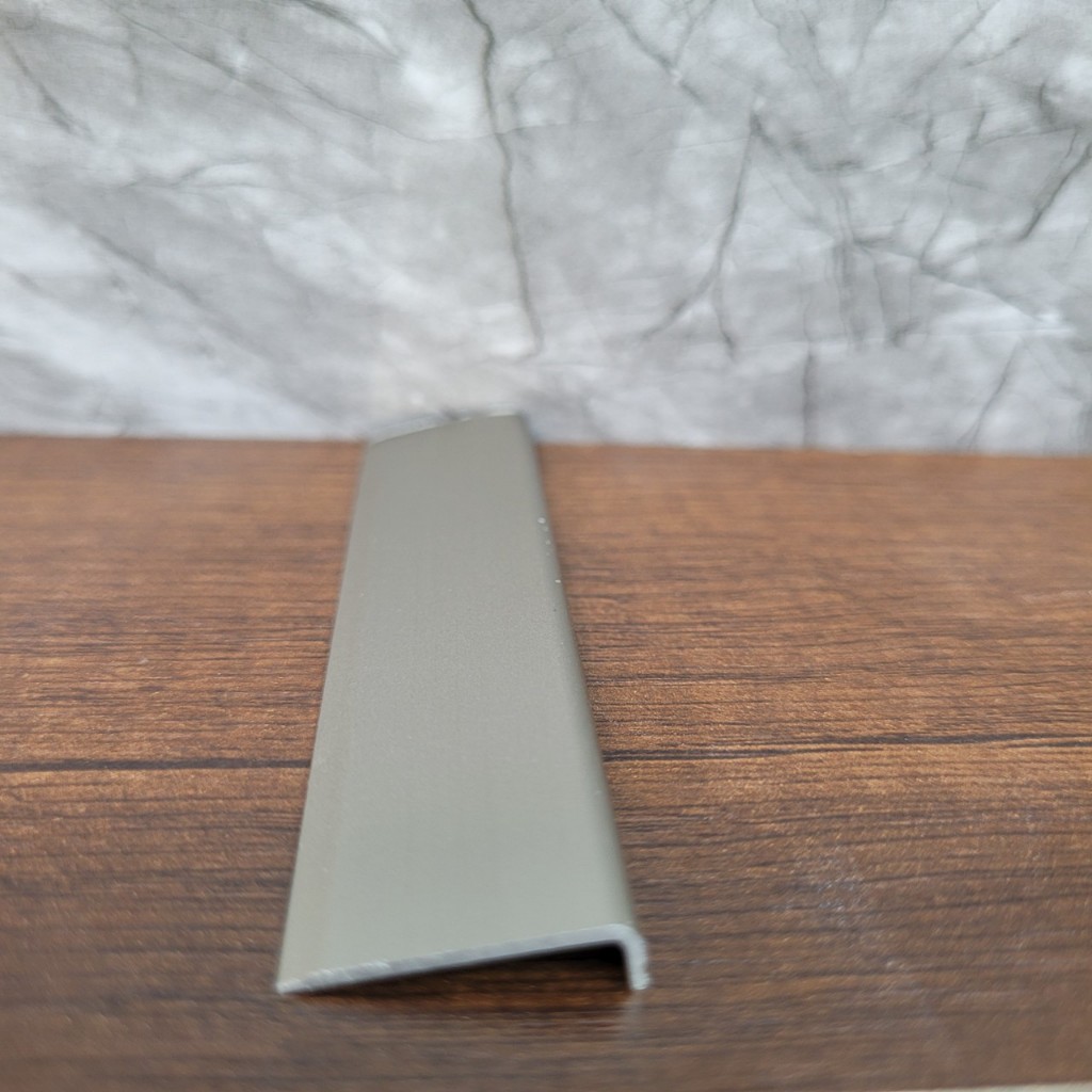Nẹp nhôm L20x3, nẹp nhôm chữ L,nẹp kết thúc sàn gỗ, thanh dài 2m5, hàng dày 1li, nẹp L nhôm