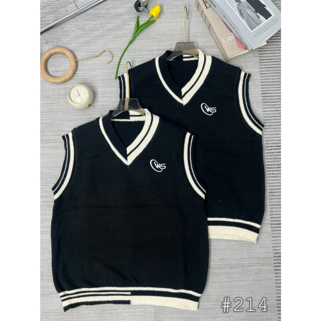 Áo gile len cổ V form rộng thêu logo phối viền bazic trẻ trung hàng quảng châu - Sammy House - AogilecoV214 P12K12