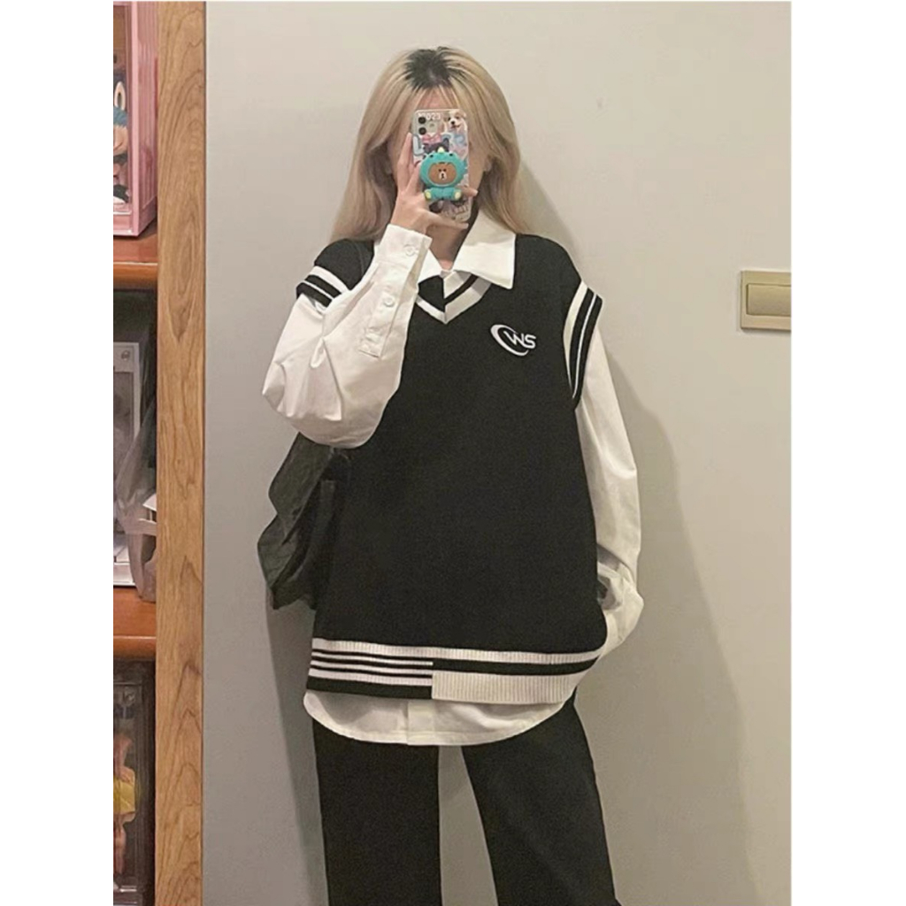 Áo gile len cổ V form rộng thêu logo phối viền bazic trẻ trung hàng quảng châu - Sammy House - AogilecoV214 P12K12