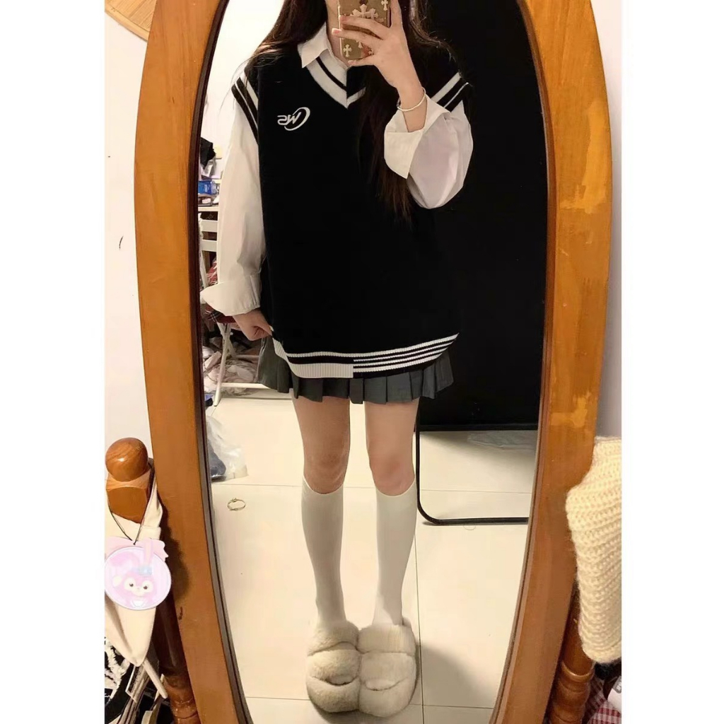 Áo gile len cổ V form rộng thêu logo phối viền bazic trẻ trung hàng quảng châu - Sammy House - AogilecoV214 P12K12