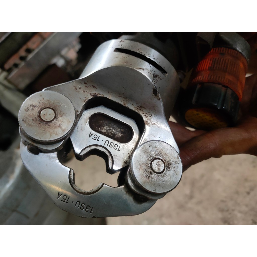 Bấm cos thủy lực hàng Nhật bãi