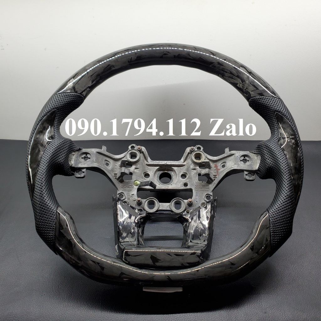 Độ vô lăng carbon Kia Carnival 2023 Cá Tính, Thể Thao