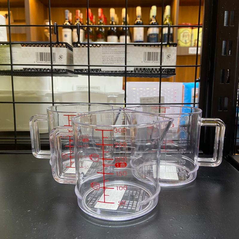 Ly nhựa đong thể tích Inomata