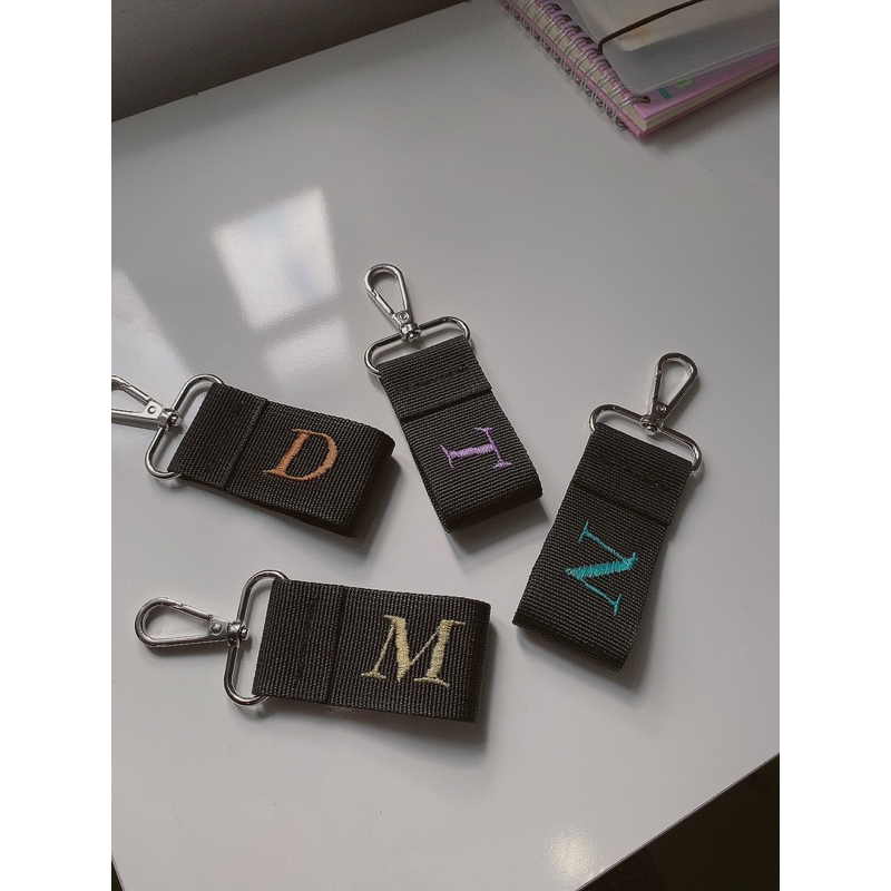 Móc khoá thêu tên mini - Mimi embroidered nametag