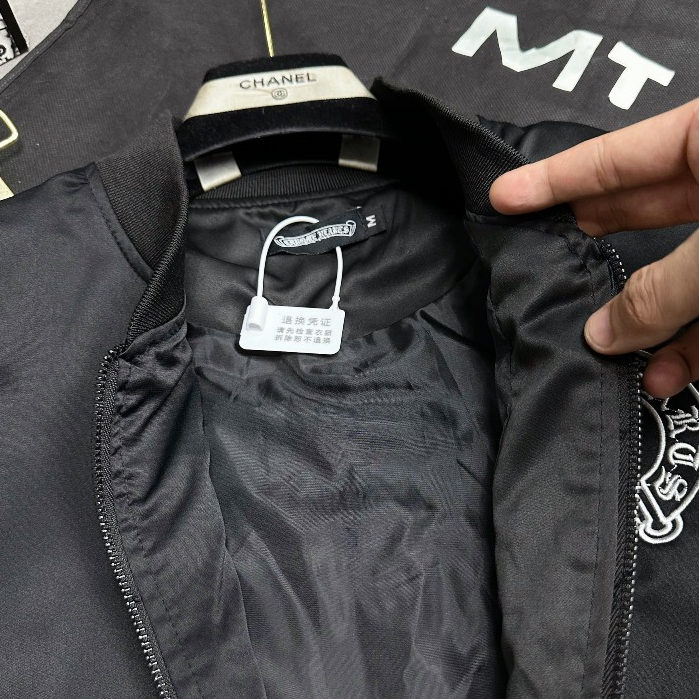 Áo Khoác Gió Bomber Bản Chom Me LoGo Thêu Da Tỉ Mỉ_Áo Khoác Bomber Nam Nữ Hai Lớp Fom Tàu