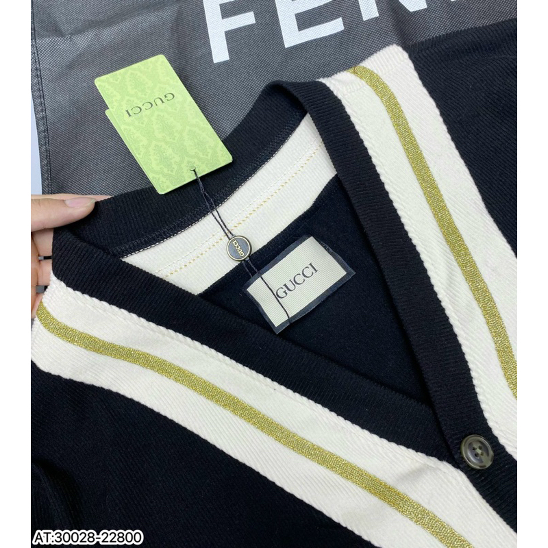 Áo khoác cardigan gc thêu ong đơn giản,áo cardigan thêu ong gc vải len mỏng mặc khoác nhẹ mùa đông