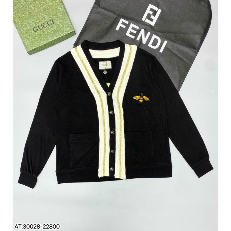 Áo khoác cardigan gc thêu ong đơn giản,áo cardigan thêu ong gc vải len mỏng mặc khoác nhẹ mùa đông