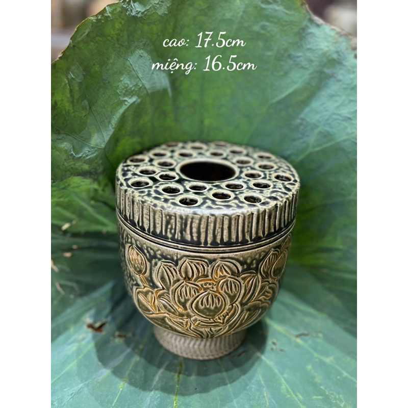 Bình gốm cắm hoa dáng đài sen lọ hoa cute men xanh khắc chìm họa tiết hoa sen gốm sứ Bát Tràng | ThaoGomDecor