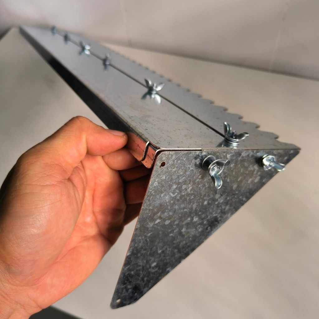 Máng kéo răng cưa ốp lát