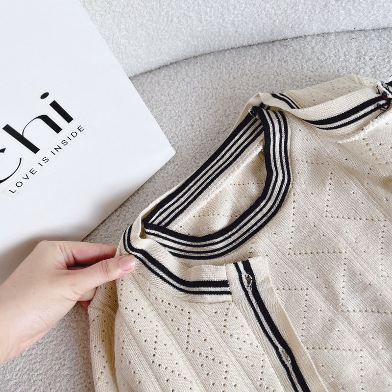 SET ÁO KHOÁC + CROPTOP BA LỖ + CHÂN VÁY XOÈ XẾP LY LEN KEM VIỀN ĐEN