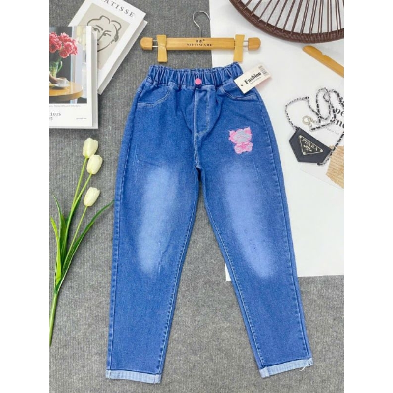 Q01 Quần dài bé gái, quần jeans bé gái, quần bò mềm cho bé gái ,quần baggy cho bé,quần học sinh cấp bé 30kg
