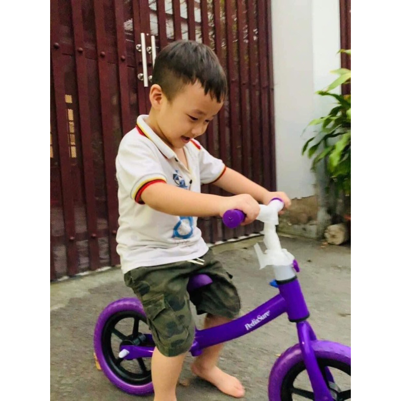 Xe thăng bằng pediasure