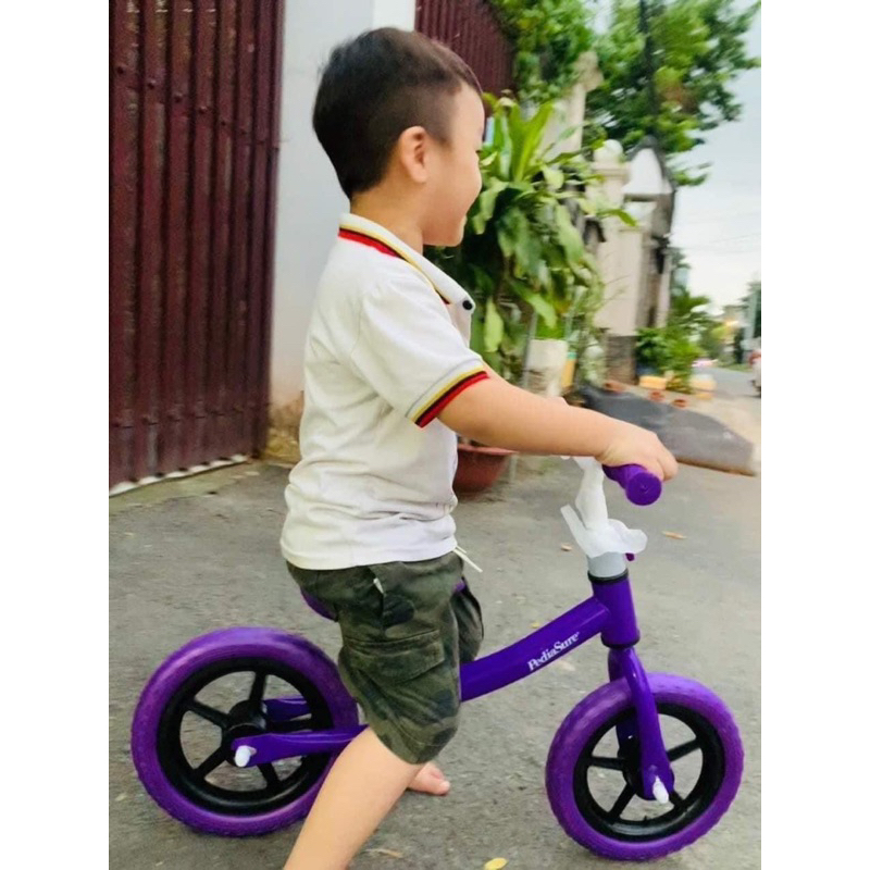 Xe thăng bằng pediasure