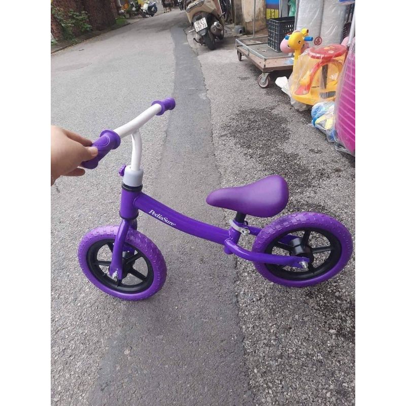 Xe thăng bằng pediasure