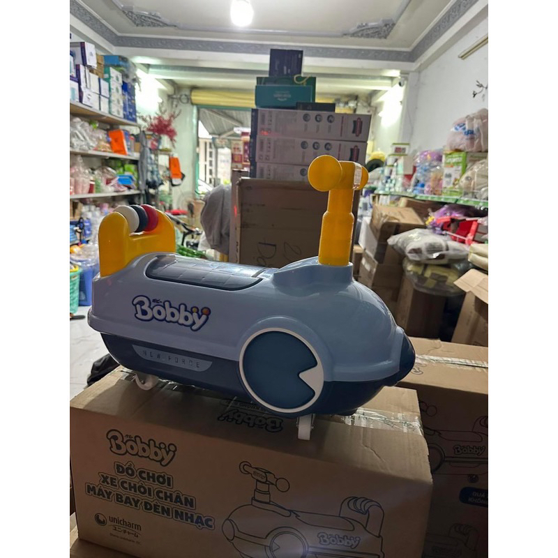 Xe chòi chân tàu vũ trụ bobby