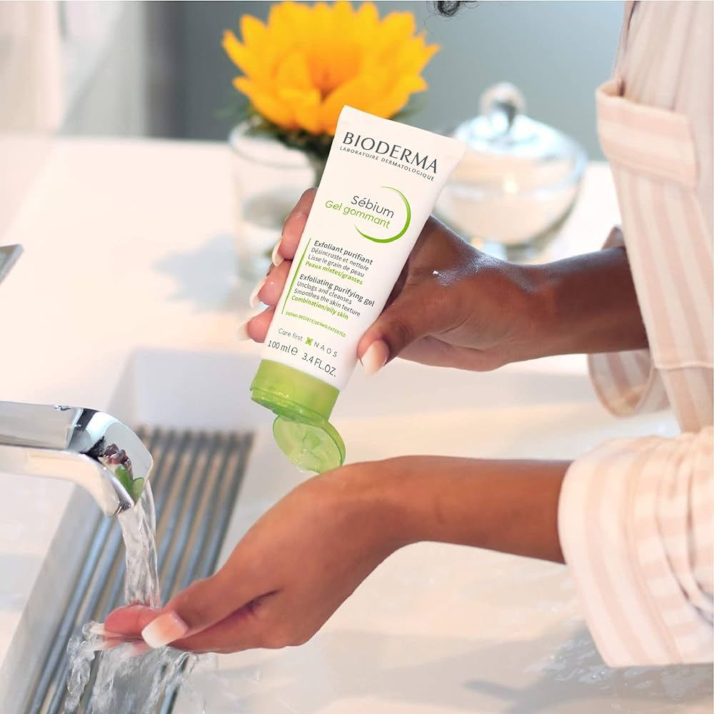 Gel Làm Sạch Và Loại Bỏ Tế Bào Chết Bioderma Sébium Gommant 100ml