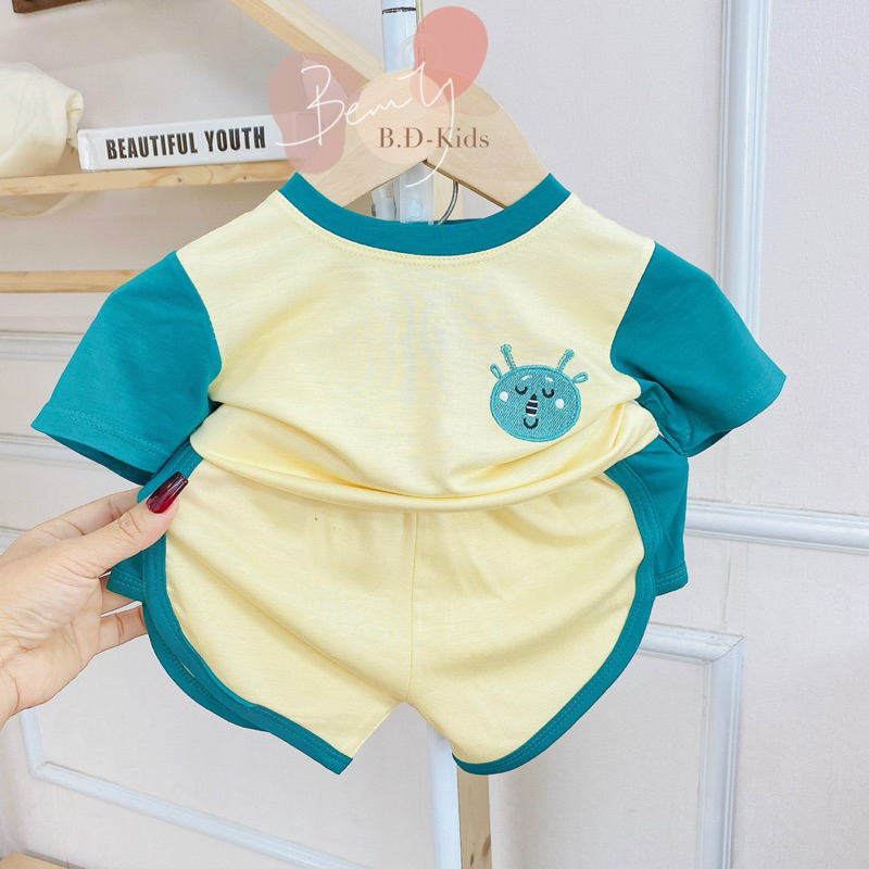 TN88  Bộ Tay Ngắn Quần Ngắn Thun Trơn Phối Màu Thêu Hình cho bé