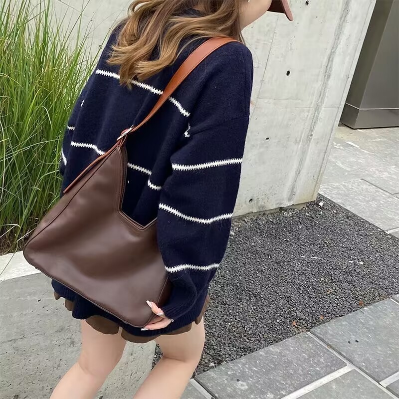 Áo khoác len nữ hình con bướm cực xinh phong cách Hàn Quốc vải dày thoáng mát