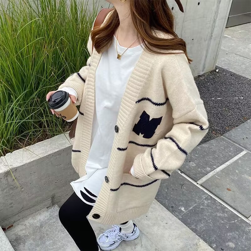 Áo khoác len nữ hình con bướm cực xinh phong cách Hàn Quốc vải dày thoáng mát