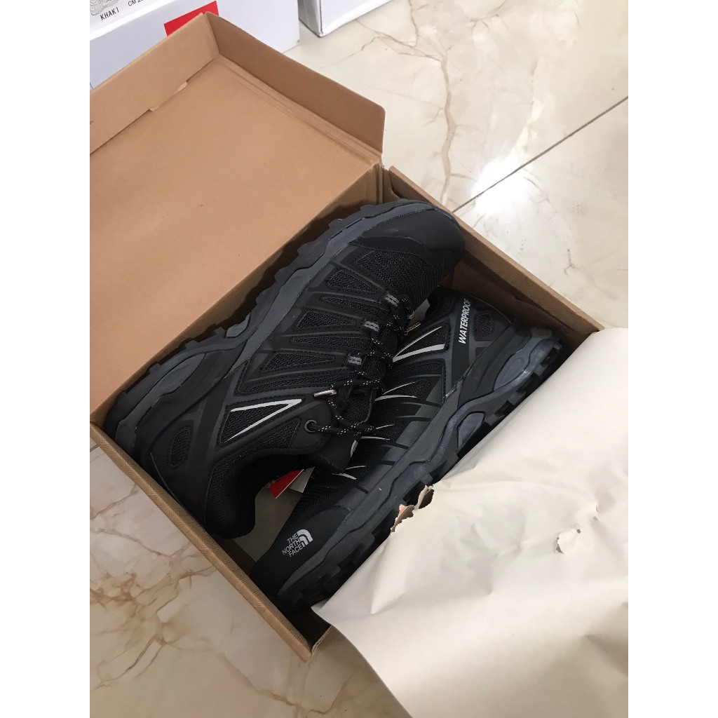 Giày bảo hộ lao động thể thao màu đen,Giày leo núi, chống trơn trượt, đi trekking, đi phượt