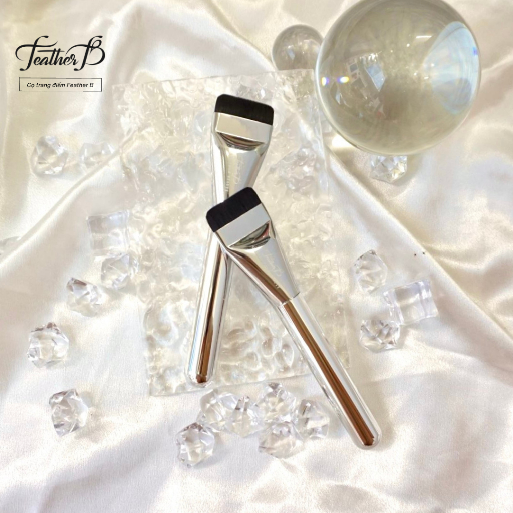 Feather B Cọ Dẹt Ngắn Dàn Nền Ánh Bạc - Cọ dàn nền - Cọ đánh nền - Cọ tán kem nền - Nền siêu mỏng - Nền lâu trôi