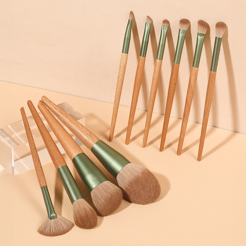 Bộ Cọ Trang Điểm Cá Nhân KIYE 10 Cây Thân Gỗ Chắc Chắn Lông Mền Kèm Túi Đựng Sang Trọng