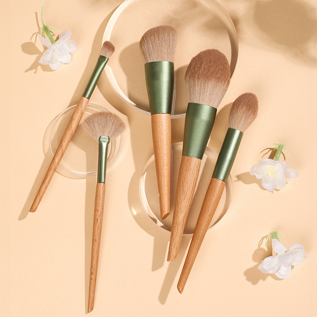 Bộ Cọ Trang Điểm Cá Nhân KIYE 10 Cây Thân Gỗ Chắc Chắn Lông Mền Kèm Túi Đựng Sang Trọng