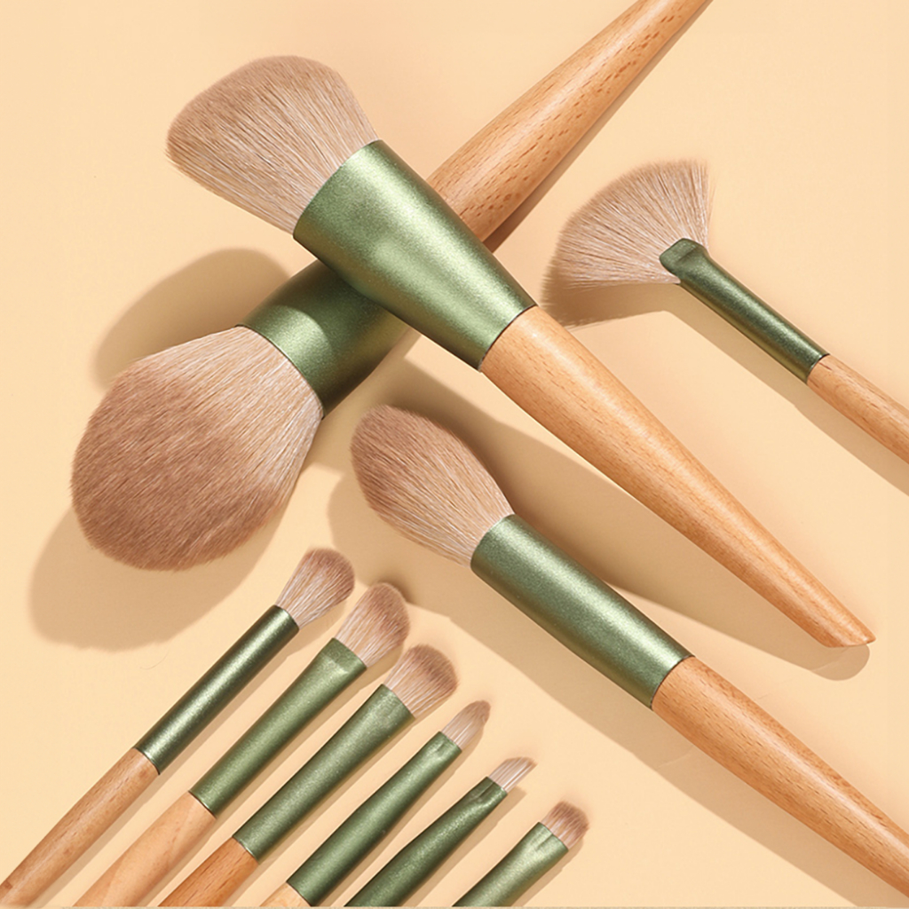 Bộ Cọ Trang Điểm Cá Nhân KIYE 10 Cây Thân Gỗ Chắc Chắn Lông Mền Kèm Túi Đựng Sang Trọng