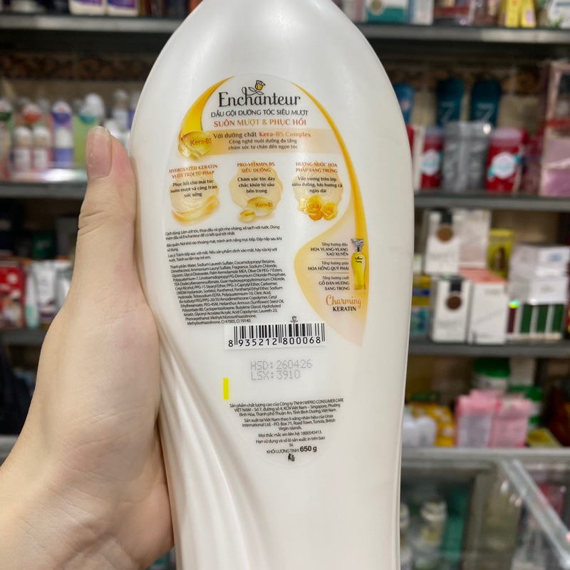 Dầu Gội Enchanteur Dưỡng Tóc Siêu Mượt Charming 650g