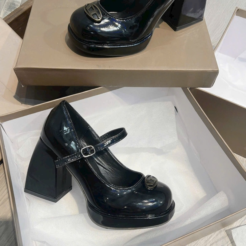 Giày gót đúp khoá D