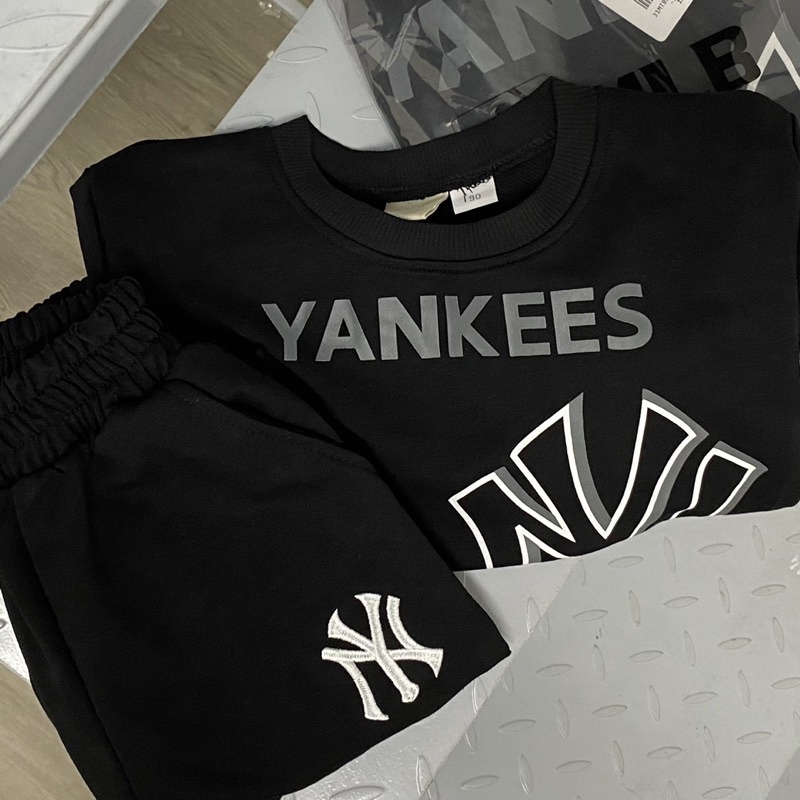 Bộ nỉ da cá NY Mlb cho bé trai màu đen size từ 12-35 cân