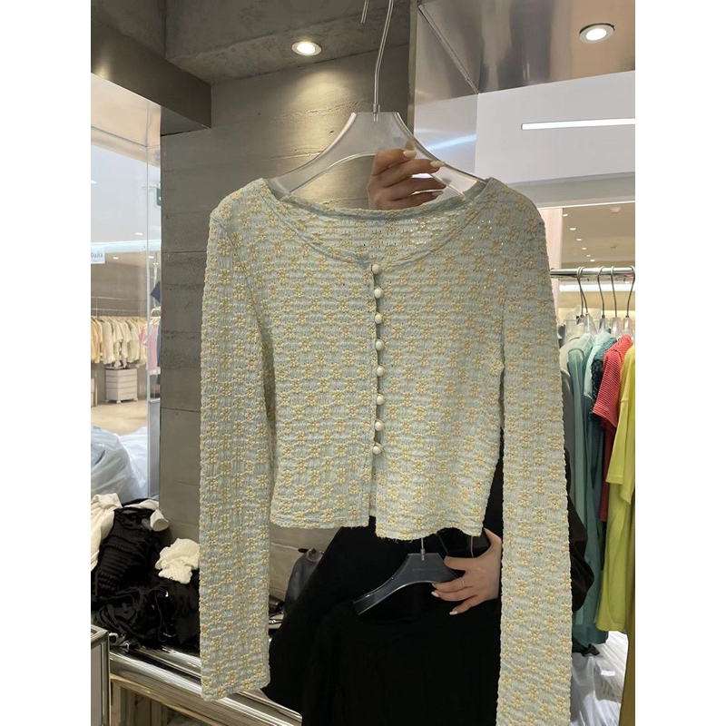 Áo len cardigan ngắn body thêu hoa