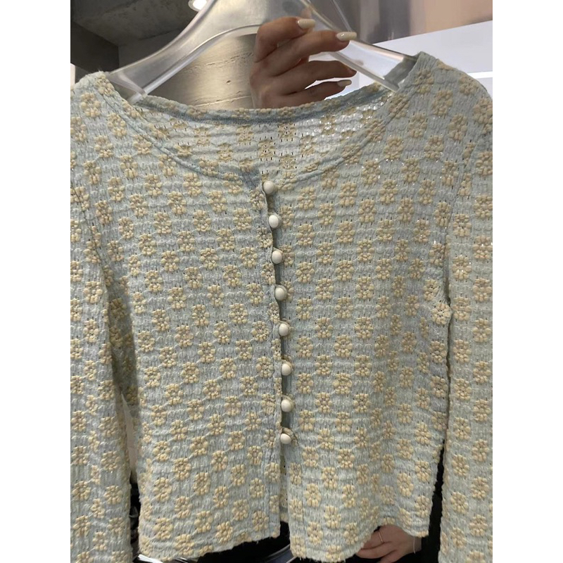 Áo len cardigan ngắn body thêu hoa