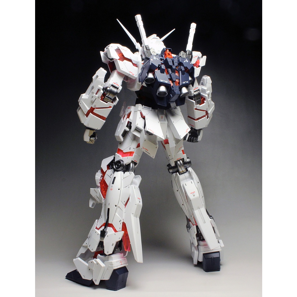 Mô Hình Lắp Ráp 1/48 Megasize RX-0 Unicorn Fighter