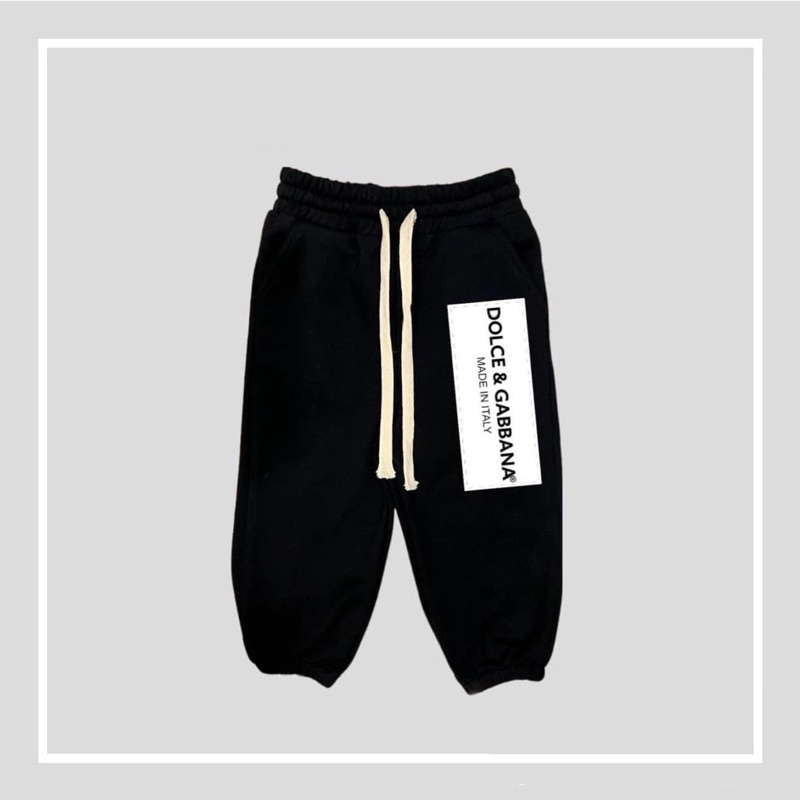 Quần nỉ joger da cá màu đen in hình logo cho bé trai bé gái size từ 12-40 cân