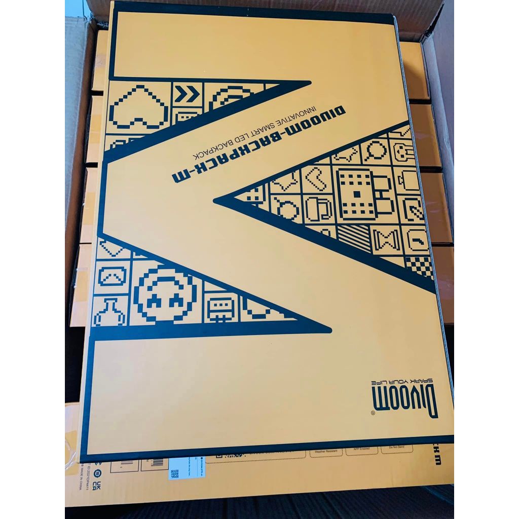 Balo DIVOOM Pixoo Backpack-M, có hiển thị màn hình LED, ngăn chứa Laptop 15inch