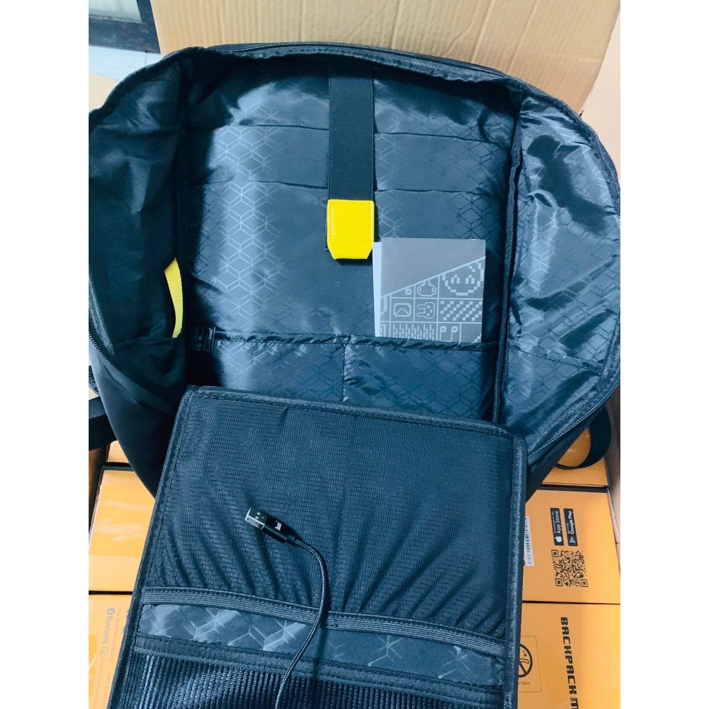 Balo DIVOOM Pixoo Backpack-M, có hiển thị màn hình LED, ngăn chứa Laptop 15inch