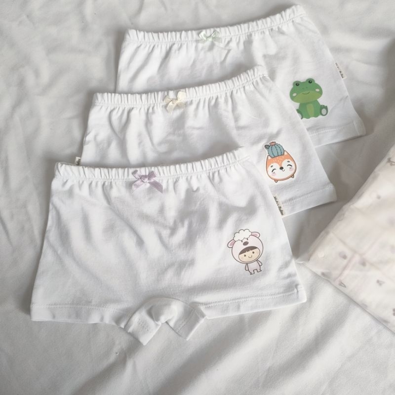 Chip đùi bé gái cotton trắng tinh