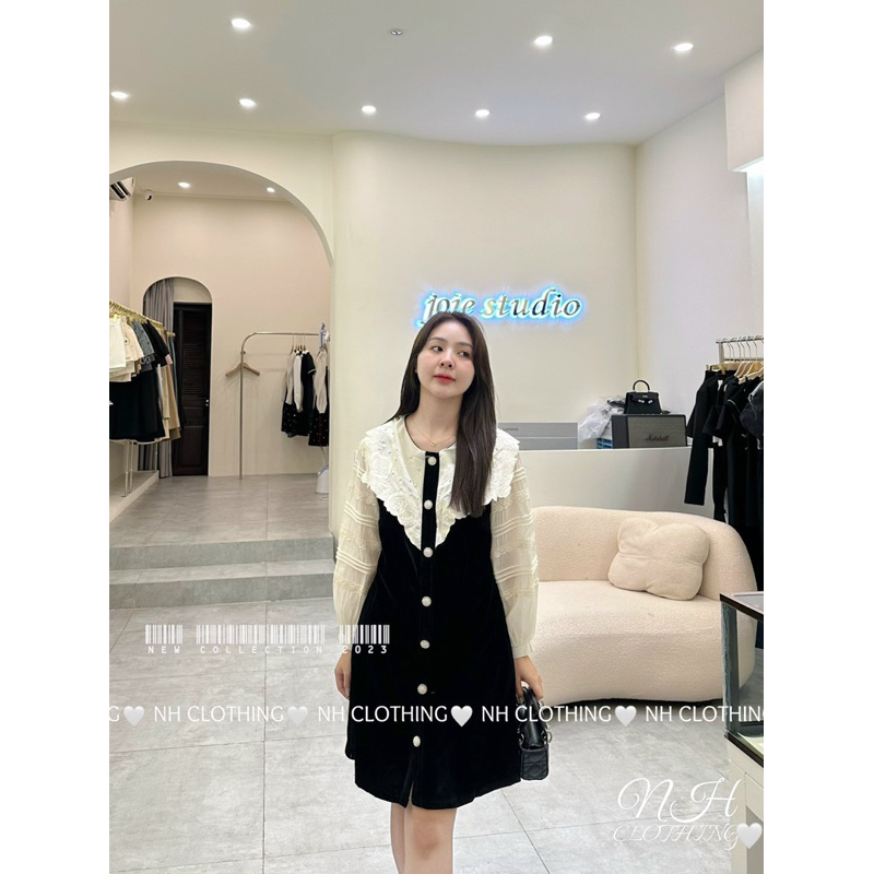 Váy nhung cổ thêu đính ngọc