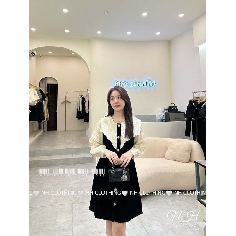 Váy nhung cổ thêu đính ngọc