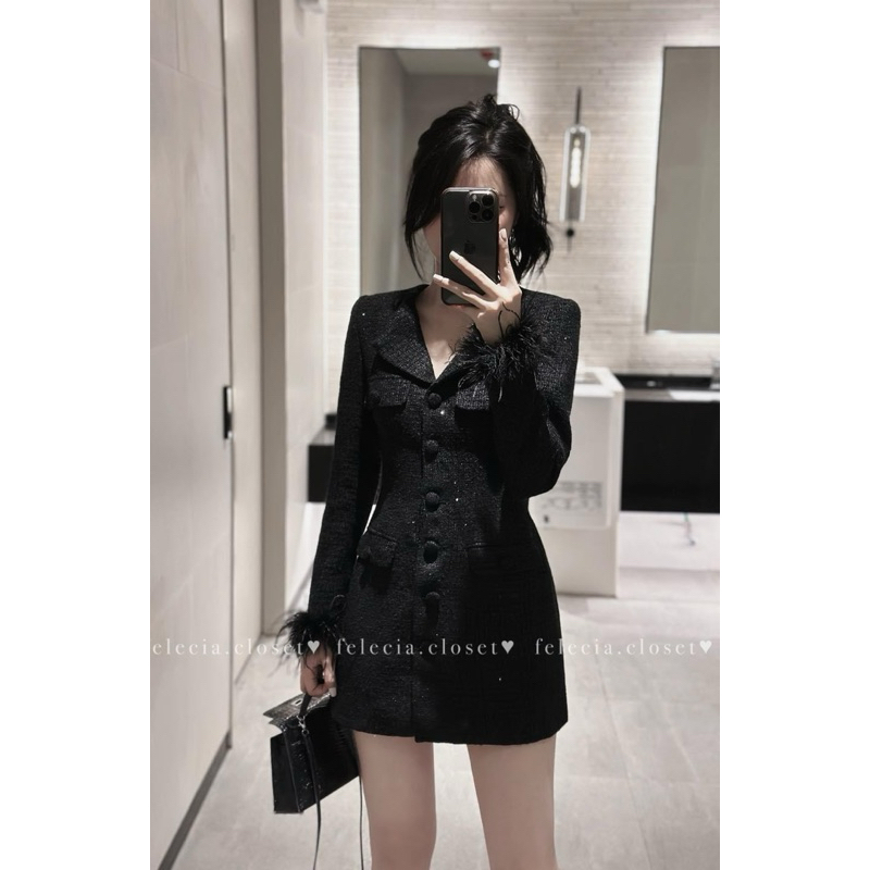 Váy dạ khuy cổ vest tay lông vũ